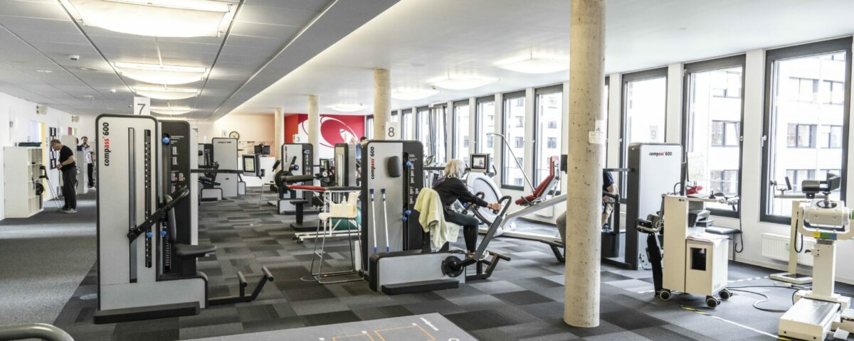 Beschaffung, Einrichtung, Reparatur und Wartung von Computer-Hardware, Peripheriegeräten (Drucker, Faxgeräte, Kopiergeräte, Scanner), Netzwerkhardware (Router, Switch); Beschaffung, Einrichtung und Hilfe bei der Fehlerbeseitigung von Internet-Anschlüssen sowie Beschaffung und Einrichtung von TK-Anlagen; Beschaffung, Einrichtung, Reparatur und Wartung von Betriebssystemen (Microsoft Windows, Linux); Beschaffung, Einrichtung, Reparatur und Wartung von sämtlicher Anwender-Software wie Office (auch Microsoft Office 365), Mail, Warenwirtschaft, Bildbearbeitung, etc.; Beschaffung, Einrichtung, Reparatur und Wartung von Computer-Netzwerken (Router, VPN-Verbindungen, WLAN-Netzwerke); Beratungsgespräche rund um das Thema IT; Planung, Installation und Wartung von einfacher und komplexer IT-Infrastruktur; Digitalisierung von Geschäftsprozessen und Einrichtung von papierlosen Büros; Virtualisierung von Bestandssystemen; professionelle Einrichtung von E-Mail-Accounts, Beschaffung von individuellen E-Mail-Adressen, Umzug von bestehenden E-Mail-Konten, individuelle Konfiguration der E-Mail-Konten; Dokumentation von einfachen und komplexen IT-Systemen; Beratung, Beschaffung, Einrichtung und Wartung von IT-Sicherheit (Firewall-Lösungen, Antivirus-Software, Datensicherungen, Verschlüsselungen, E-Mail-Archivierung gemäß GoBD); Beratung bezüglich Datenschutz und der DSGVO inklusive Datenschutzbeauftragtem; Beschaffung, Einrichtung, Wartung von Zeiterfassungssystemen; Beratung, Beschaffung, Einrichtung und Wartung von Branchenlösungen für Ärzte, Handwerker, IT-Dienstleister, Sozialdienstleister, Finanzdienstleister, Sportvereine, Hersteller, Händler und Großhändler; Einweisungen, Schulungen, Weiterbildungen und Training für Gerätebedienung, Betriebssysteme, Office-Software, etc.; Frankfurt am Main, Wiesbaden, Kassel, Darmstadt, Offenbach am Main, Hanau, Marburg, Fulda, Gießen, Rüsselsheim am Main, Bad Homburg vor der Höhe, Wetzlar, Oberursel (Taunus), Rodgau, Dreieich, Langen (Hessen), Neu-Isenburg, Maintal, Limburg an der Lahn, Viernheim, Hofheim am Taunus, Dietzenbach, Mörfelden-Walldorf, Bad Vilbel, Lampertheim, Bad Nauheim, Bensheim, Herborn, Taunusstein, Kelkheim (Taunus)